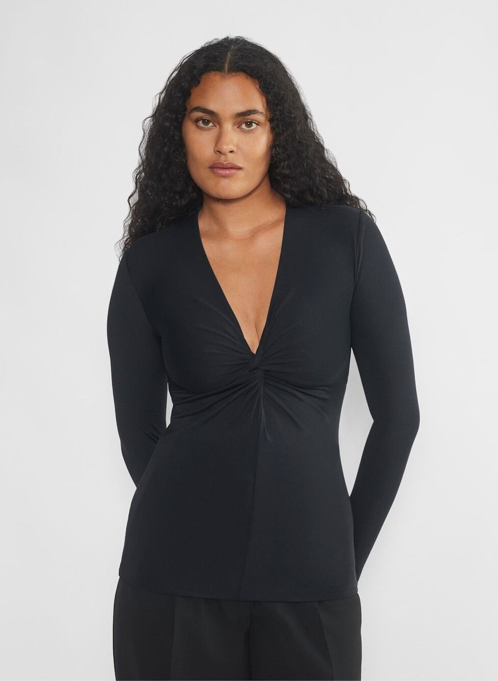 Aritzia Contour Malvina V-Neck Twisted Front black Long Sleeve Top L NEW